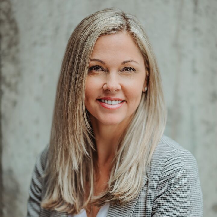 Sasha Bachtold, Real Estate Broker in Issaquah, Macy & Co.