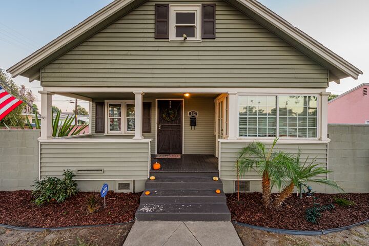 SIAMAK AFRA,  in Beverly Hills, Nelson Shelton Real Estate ERA Powered