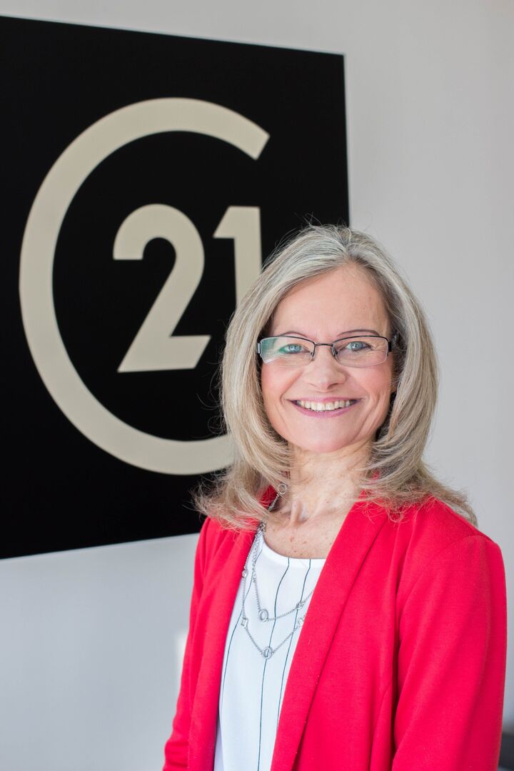 Dawn Block, Real Estate Broker in Schaumburg, Circle