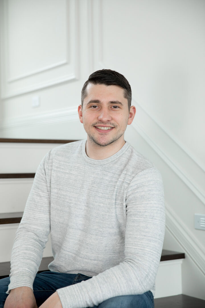 Yaroslav Seleznev,  in Federal Way, Windermere