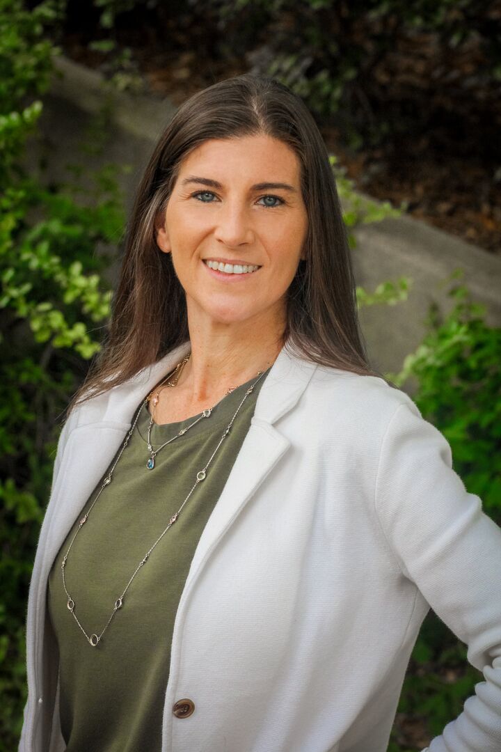 Brooke Mounts, Associate Real Estate Broker in Cary, Paracle