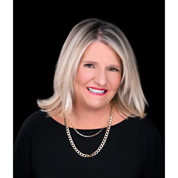 Cheryl RICHARDSON-BURNIE,  in Arnprior, Coldwell Banker Sarazen Realty, Brokerage