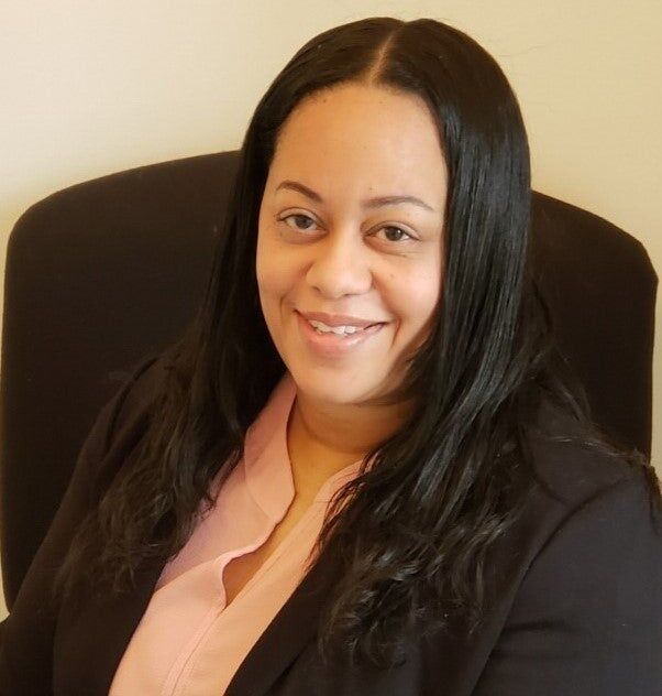 Cynthia Beal, Associate Real Estate Broker in Waukegan, Circle