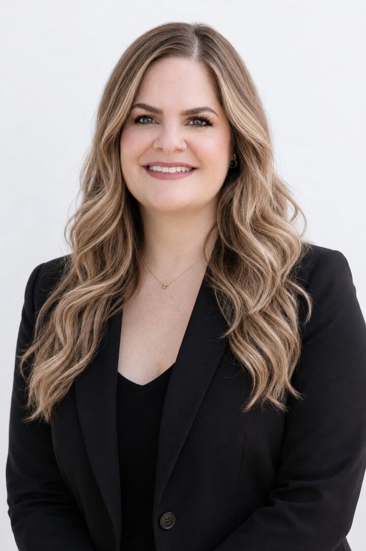 Amber Harris, Real Estate Salesperson in Tehachapi, Frontier