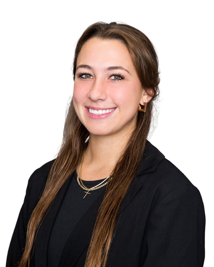 Bella Kuntzman,  in Saint Petersburg, Wolf's Crossing Realty