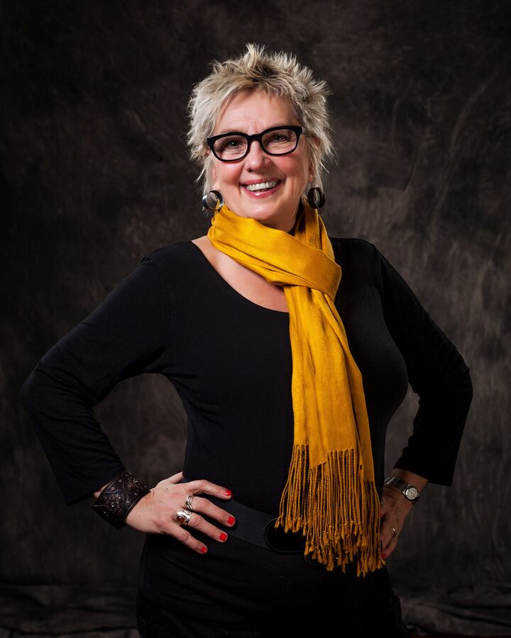 Donna Navickas, Associate Real Estate Broker in Naperville, Circle