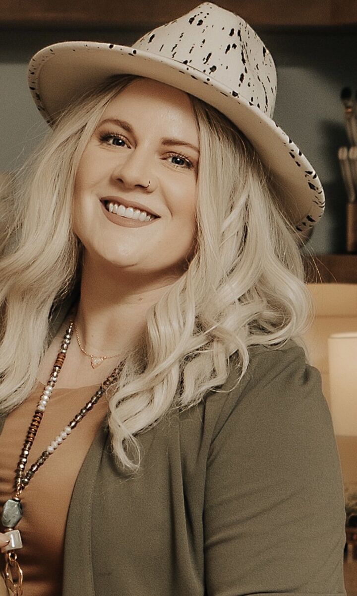 Elizabeth Lewis, Real Estate Salesperson in Hurricane, Central