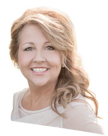 Mitzi Rager, Associate Real Estate Broker in Hendersonville, Wright Realty