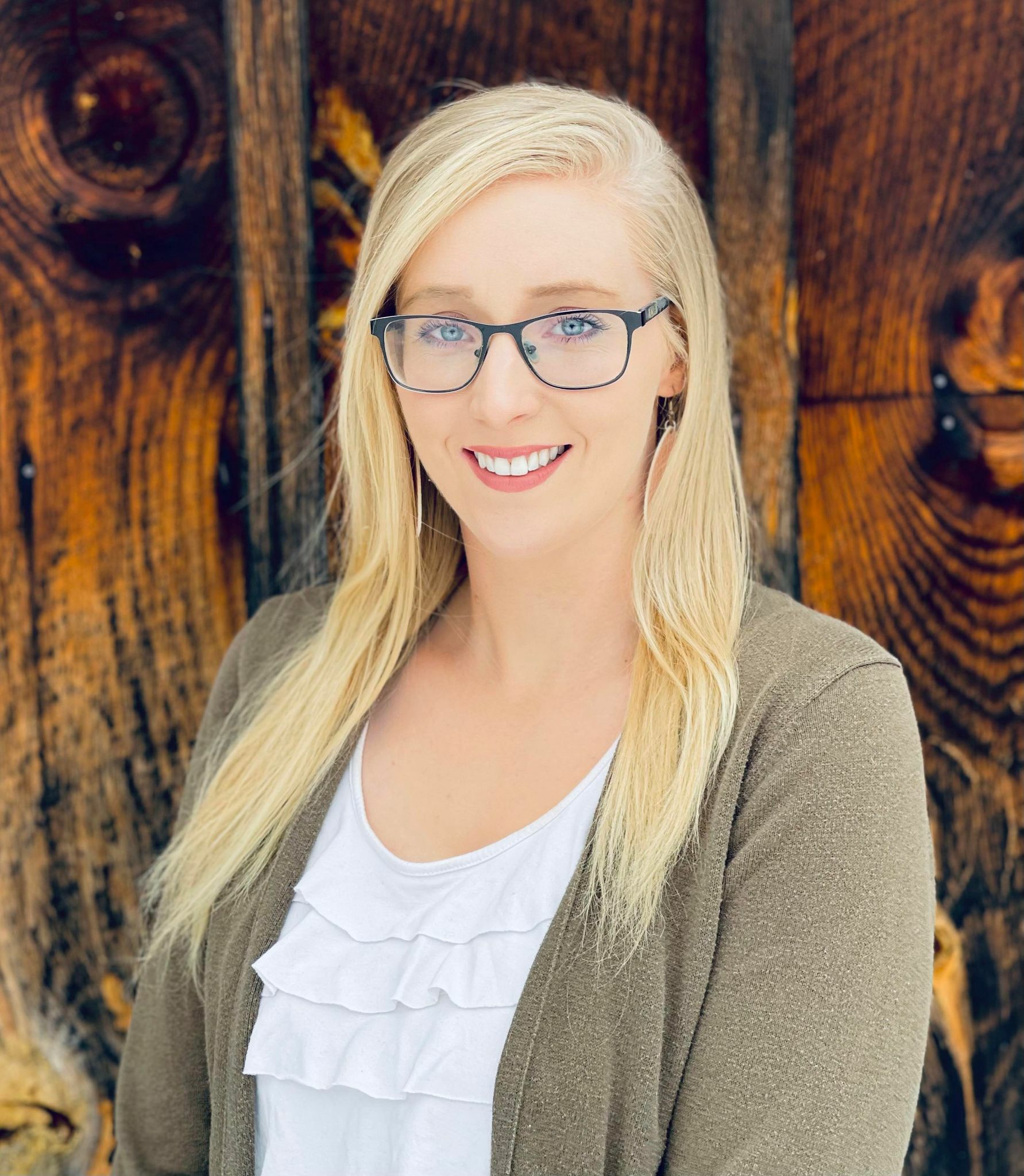 Nichole Kooistra, Real Estate Salesperson in Fremont, Schmidt Realtors