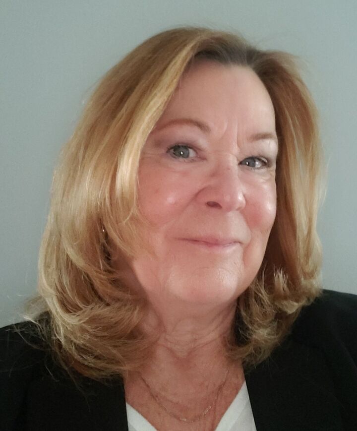 Diane Strachan,  in Northville, Professionals