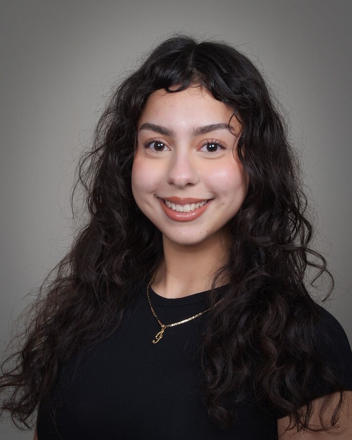 Jenifer Barragan,  in Waukegan, Circle