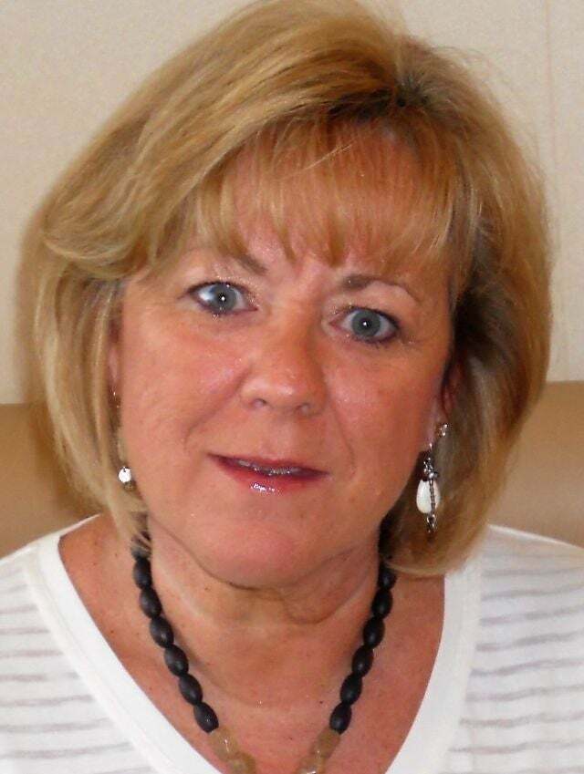 Rhonda Sikowitz, Real Estate Salesperson in Vero Beach, Paradise