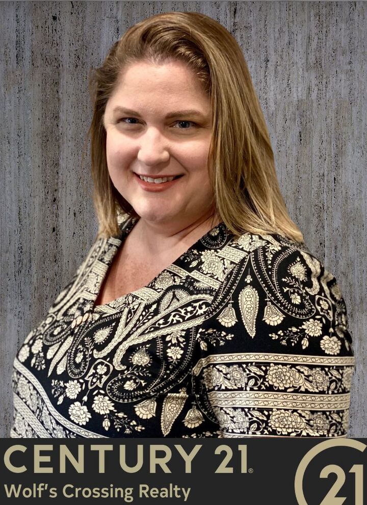 Veronica Clark, Real Estate Salesperson in Saint Cloud, Wolf's Crossing Realty