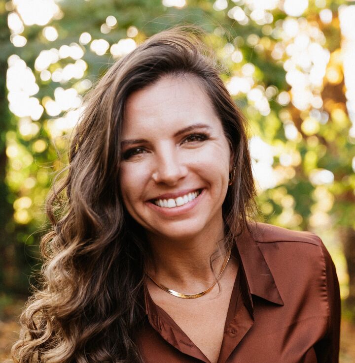 Lavinia Chudy, Associate Real Estate Broker in Bloomington, Scheetz