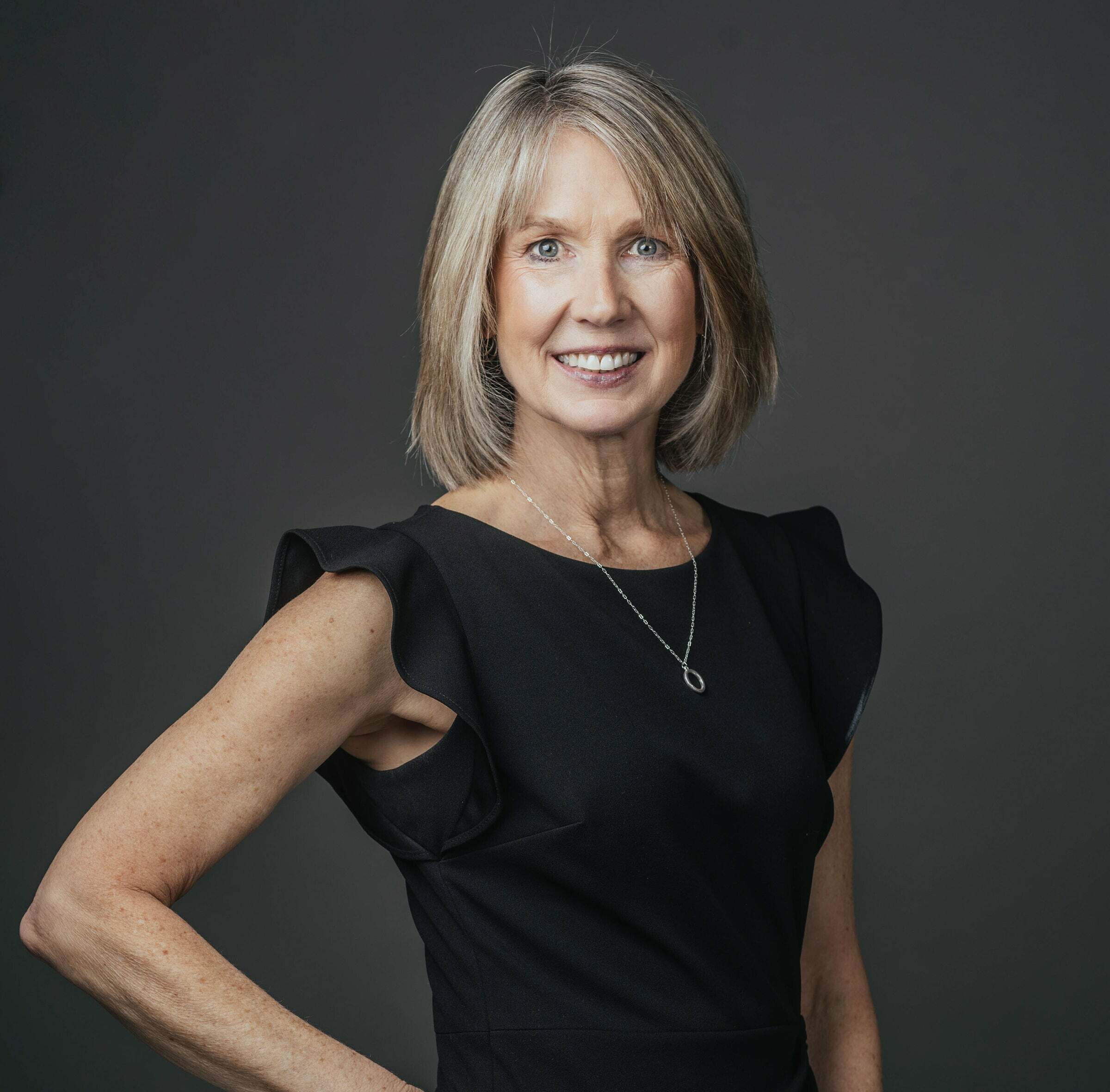 Claudia Miller Forrest, Real Estate Salesperson in Valparaiso, Circle