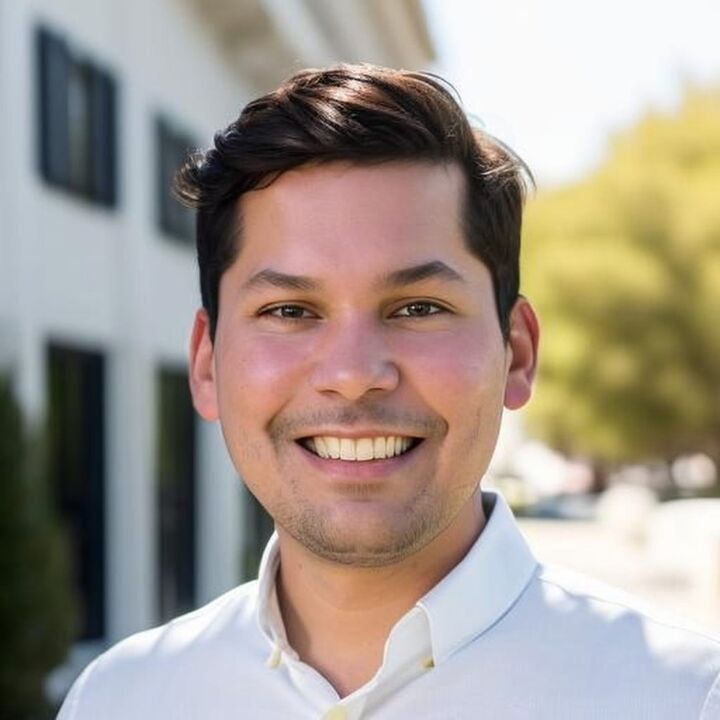 Emanuel Menendez, Real Estate Salesperson in Gainesville, Elite