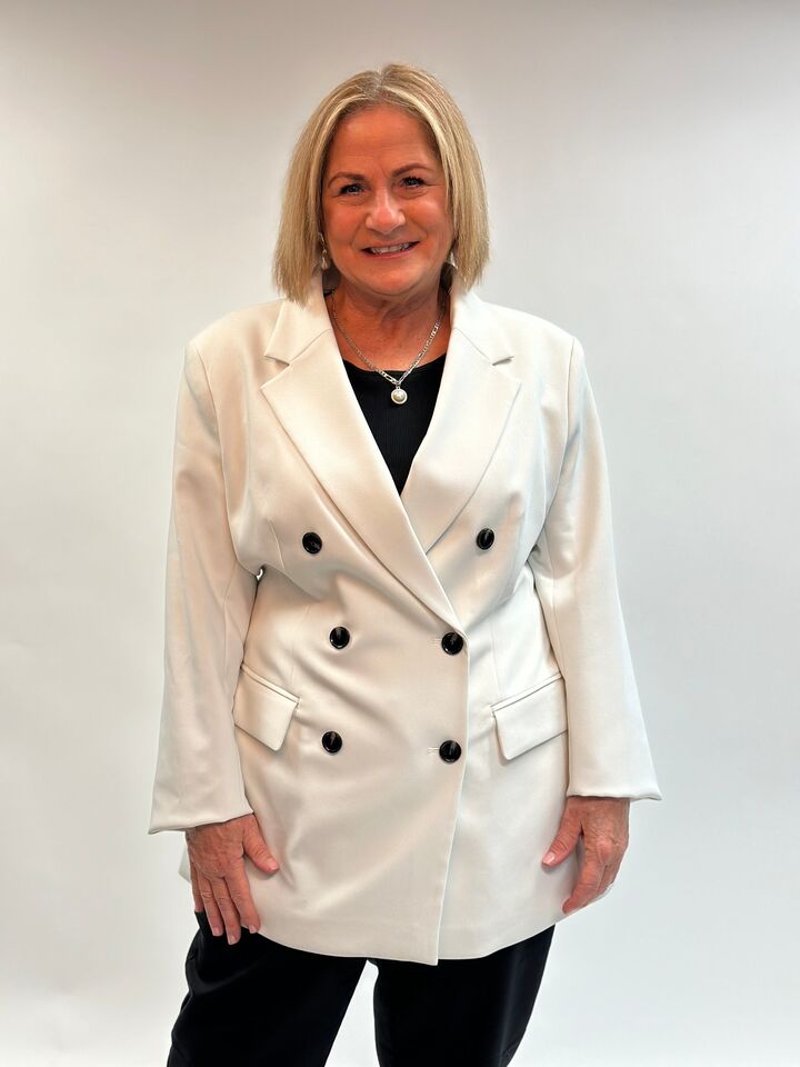 Susanne Mack,  in Hauppauge, Realty Connect