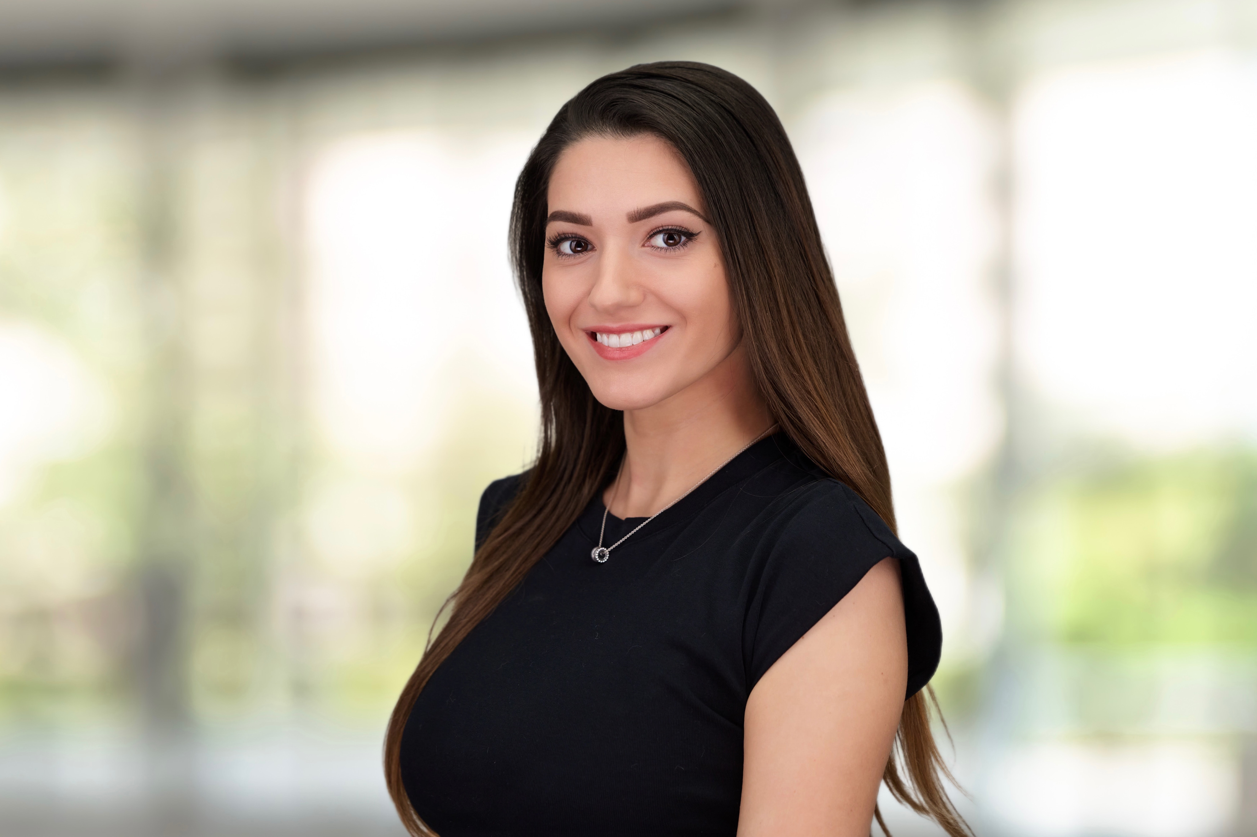 Ilda Meshi, Realtor Associate in Miami, Cervera Real Estate