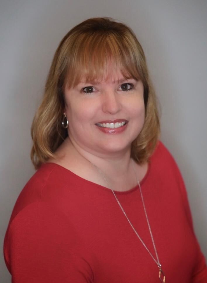 Lisa Godzicki, Associate Real Estate Broker in McHenry, North East