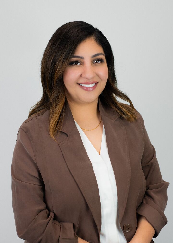 Elizabeth Macias, Real Estate Broker in Richland, Tri-Cities