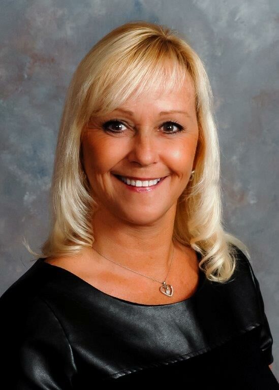 Ruth Sines, Real Estate Salesperson in Punta Gorda, Sunstar Realty