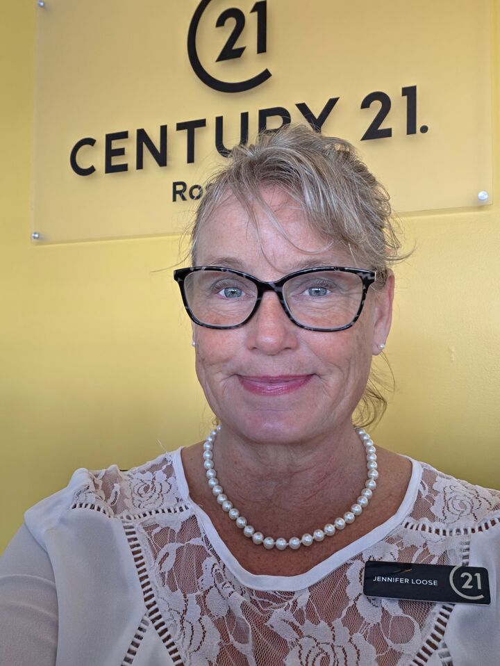 Jennifer Loose, Real Estate Salesperson in Sarasota, RoseBay