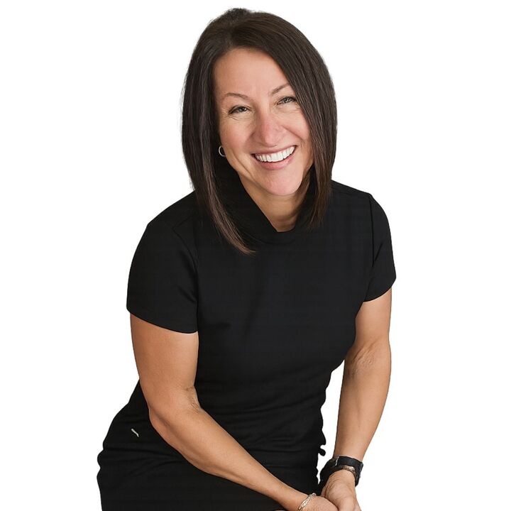 Carla Nix, Real Estate Broker/Real Estate Salesperson in Punta Gorda, Sunstar Realty