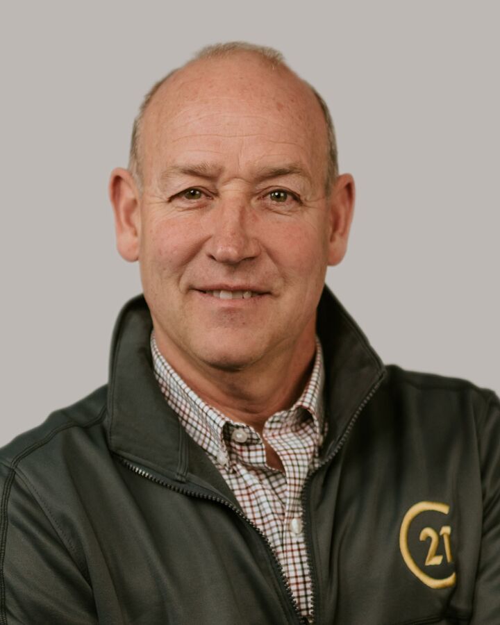 Bret Kumpf, Real Estate Salesperson in Columbus, Realty Team