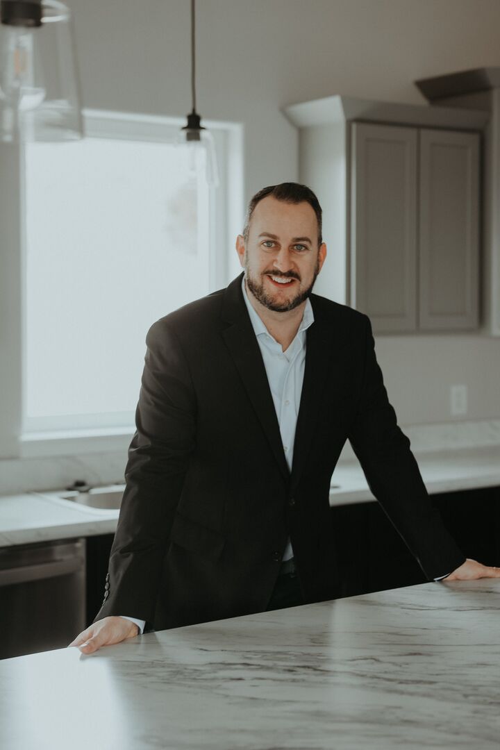 Anthony McCoy,  in Billings, Americana