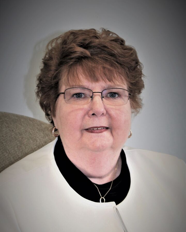 Patricia Scullion, Real Estate Salesperson in Manchester, Solid Gold Realty