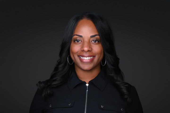 LaToya Stewart,  in Livonia, Professionals