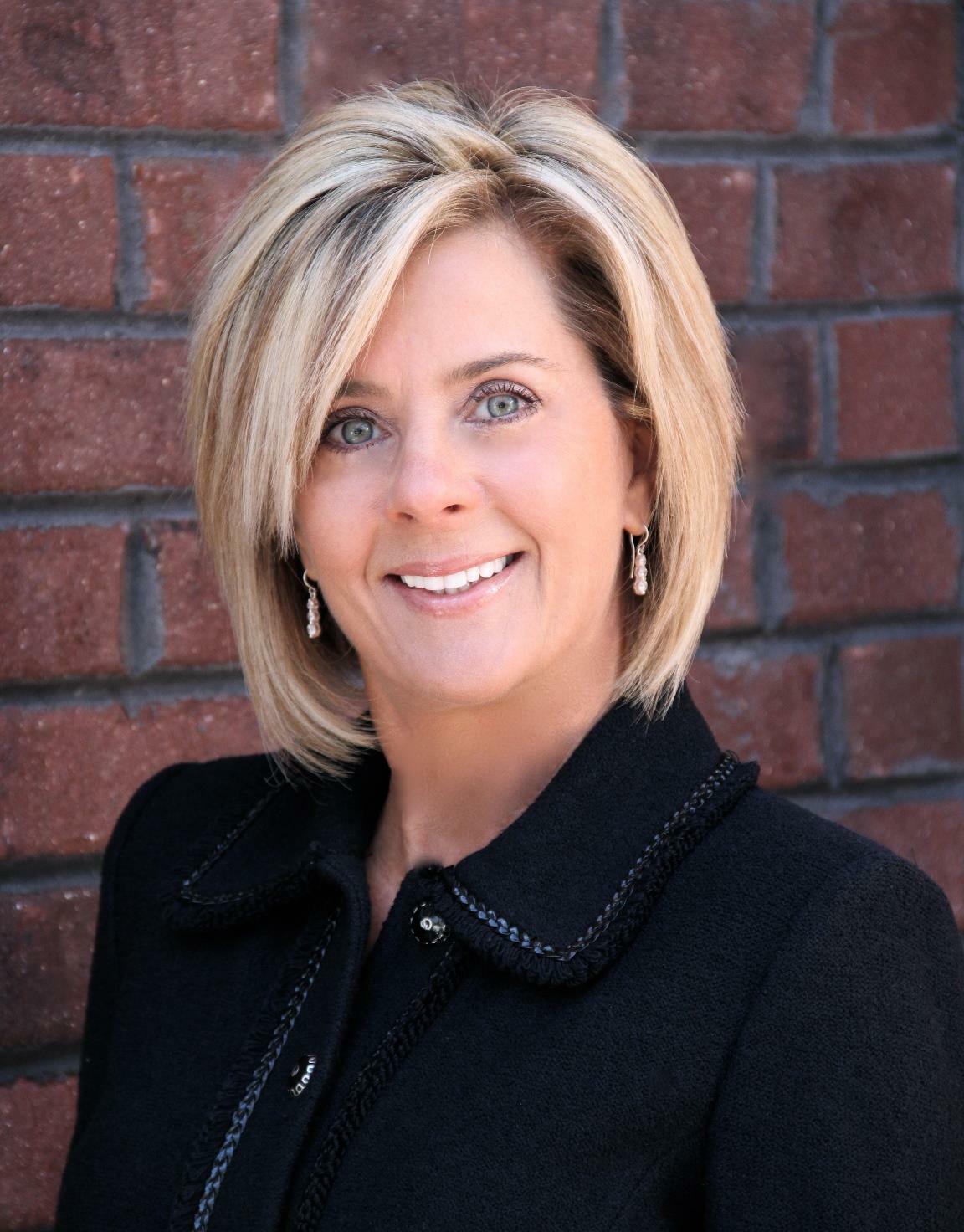 Kelly Farfour, Real Estate Salesperson in Charlotte, ERA Live Moore