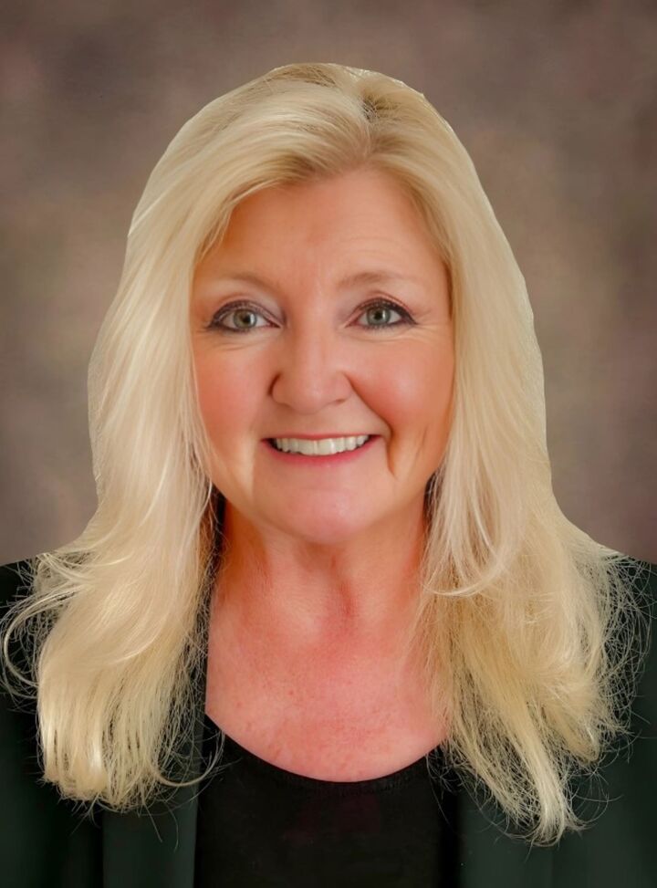 Cheri Huffer, Real Estate Salesperson in Port Charlotte, Tropical Breeze Realty