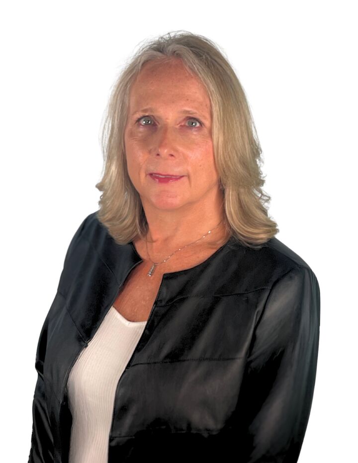 Tina Wright, Real Estate Salesperson in Sioux City, ProLink