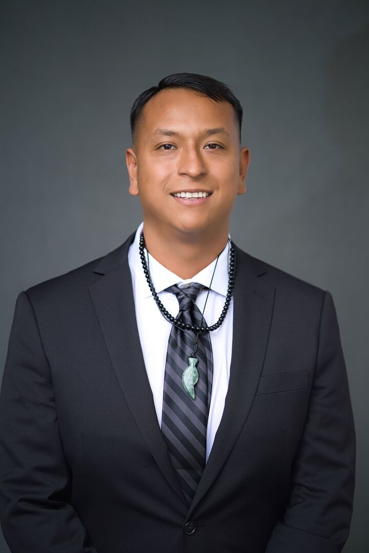 Robert Ovalle, Real Estate Salesperson in Downey, LOTUS