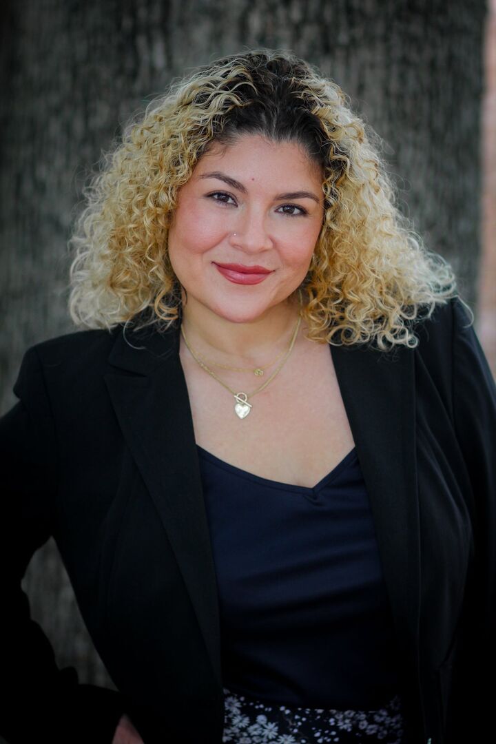 Alma Gomez, Real Estate Broker in Cary, Paracle