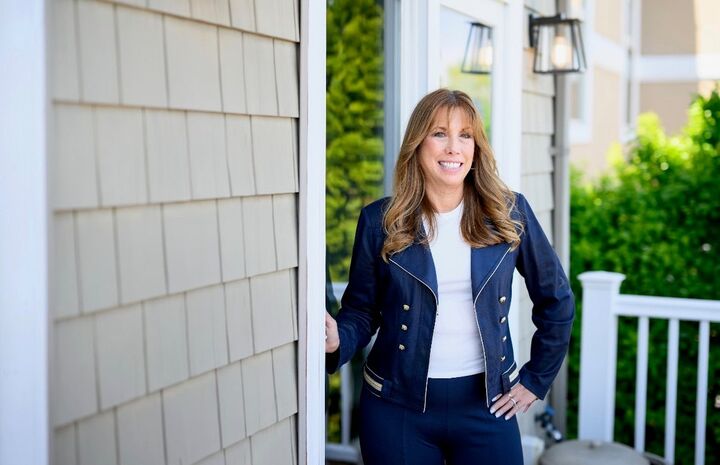 Shari Delouya,  in Woodbury, Realty Connect
