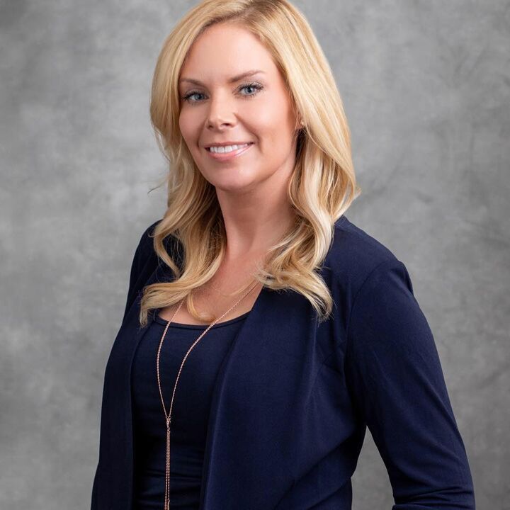 Nicole Peters, Real Estate Broker in Indianapolis, Scheetz