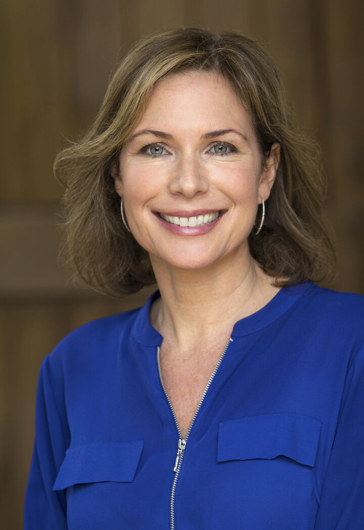 Jennifer Arango Simi Valley Pinnacle Estate Properties