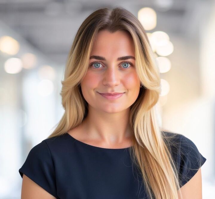 Lauren Jones, Sales Associate in Dover, PEGGY CARTER TEAM
