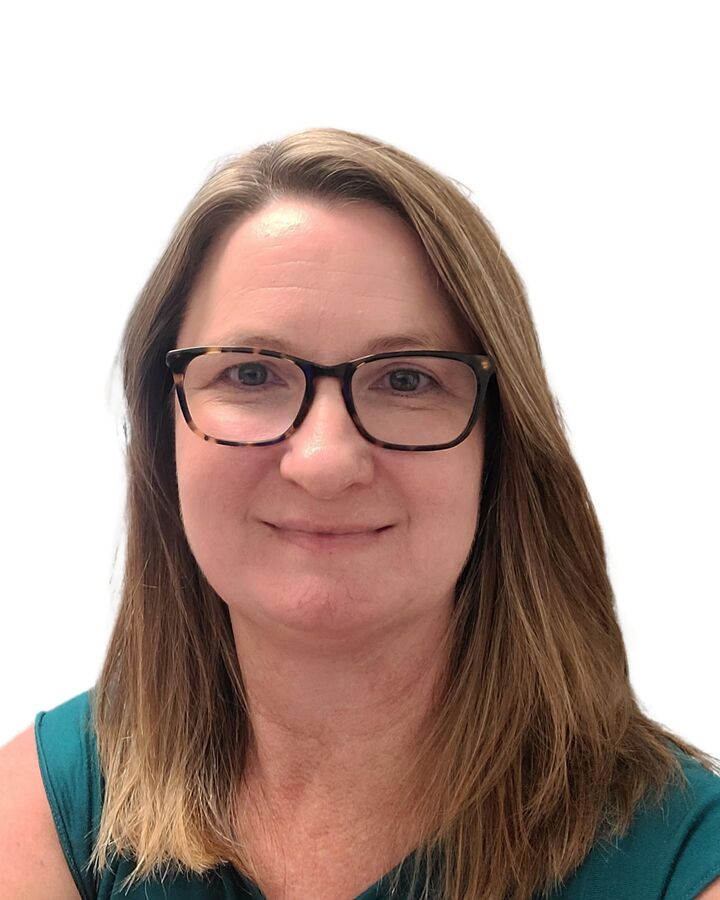 Melody Seabrooks,  in Saint Petersburg, Wolf's Crossing Realty