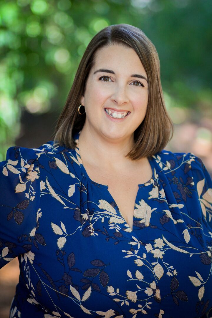 Sharon Quizhpe, Associate Real Estate Broker in Cary, Paracle