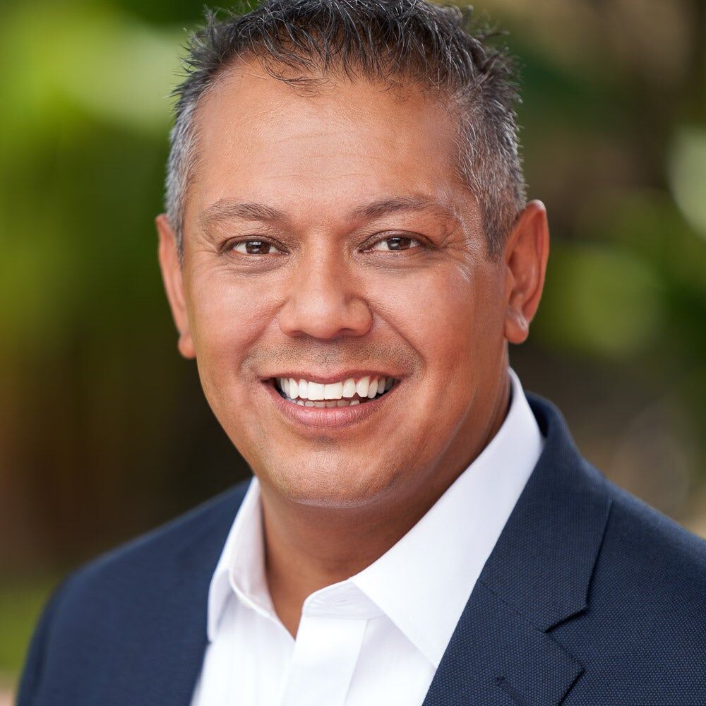 Luis "Luis Mendoza" Mendoza