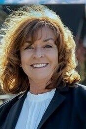 Laina Yancey, Principal Broker in Prineville, Sun Country Realty, Inc.