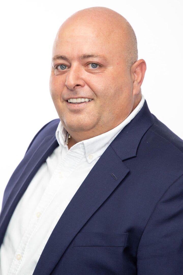 Raffi Bedrosian, Real Estate Salesperson in Glendale, Hallmark Realty