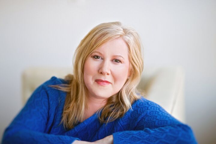 Mindy Barnwell,  in Hendersonville, Connected