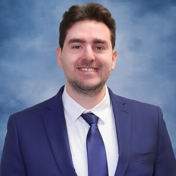 Matthew Sinensky,  in Miller Place, Realty Connect