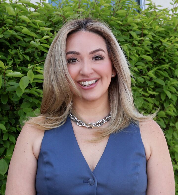 Vanessa Gonzalez,  in Hauppauge, Realty Connect