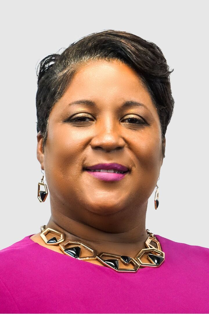 Timmara Tanner, Sales Associate in Lansing, Professionals