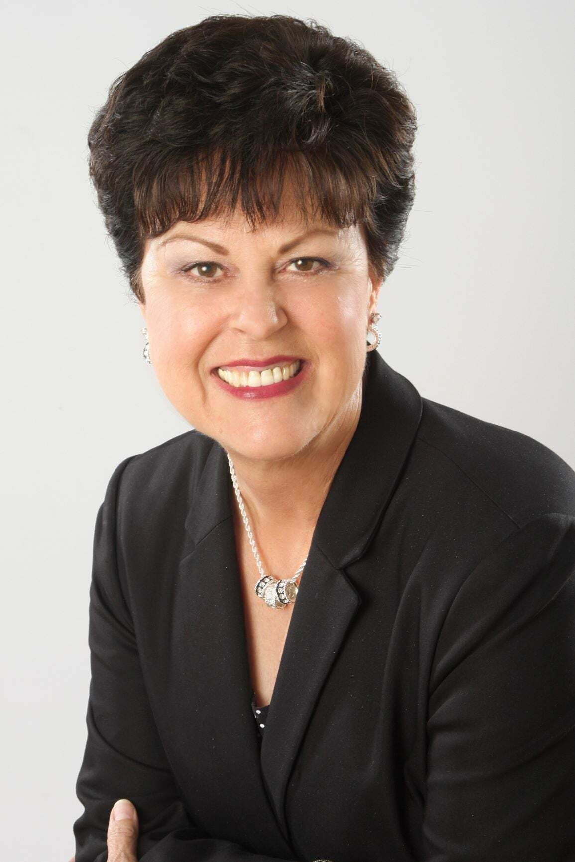 Carol Helm, Real Estate Salesperson in Bakersfield, Jordan-Link